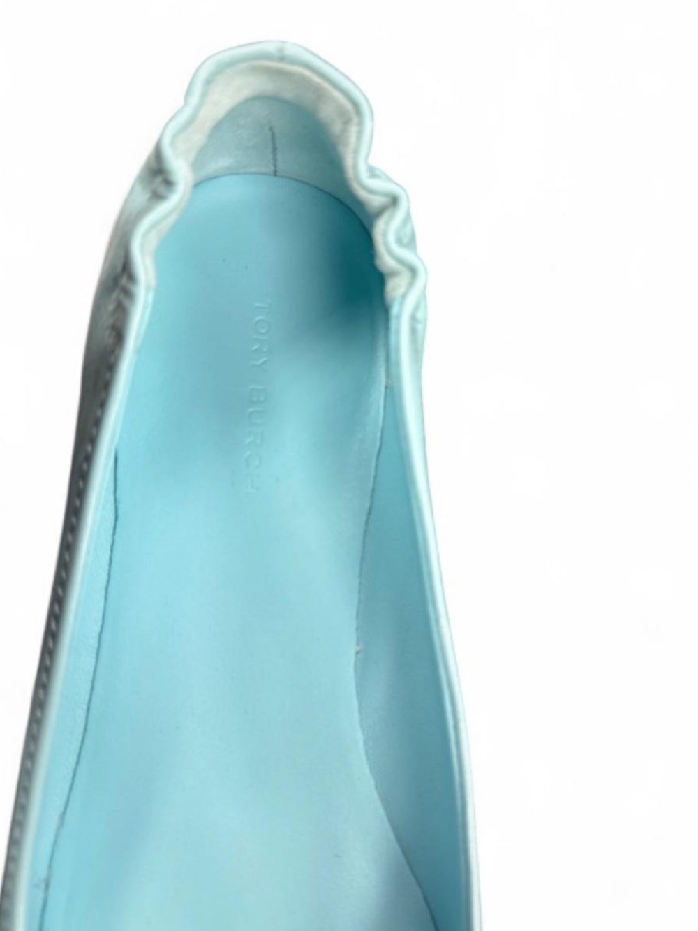 Tory Burch Minnie Travel Ballet Flats in a light blue shade, patten leather, 7 - Picture 3 of 3
